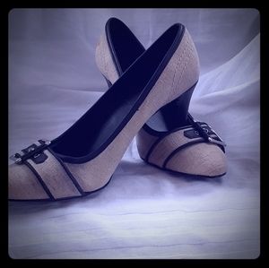 Banana Republic heals